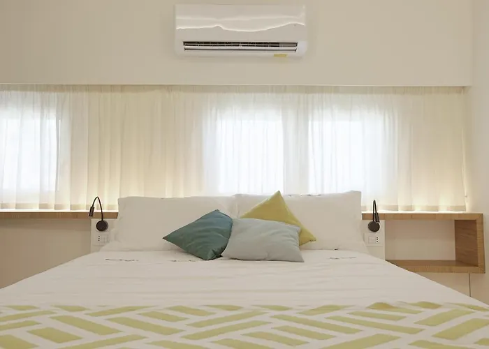 Hedone Design Experience לינה וארוחת בוקר 4*