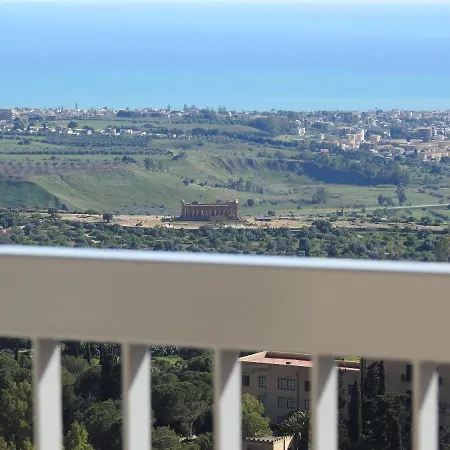 לינה וארוחת בוקר Hedone Design Experience אגריג'נטו