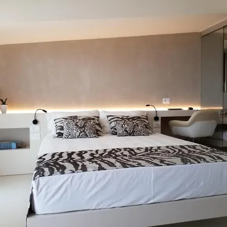 Hedone Design Experience Bed & Breakfast 3*