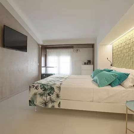 Hedoné Design Experience Bed & Breakfast 4*